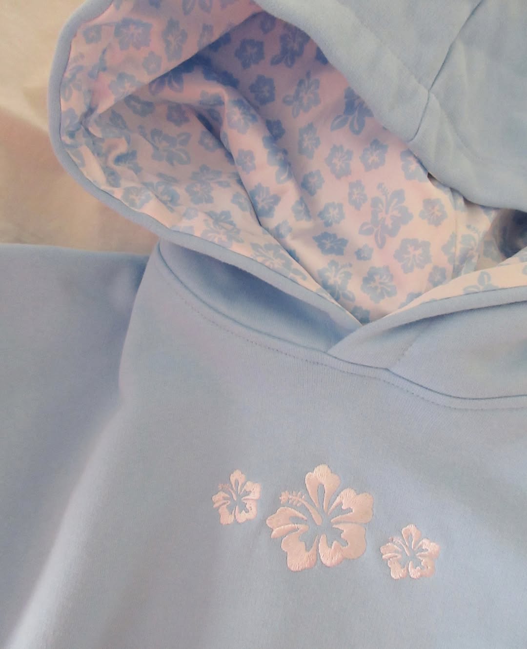 HIBISCUS FLORAL EMBROIDERED HOODY