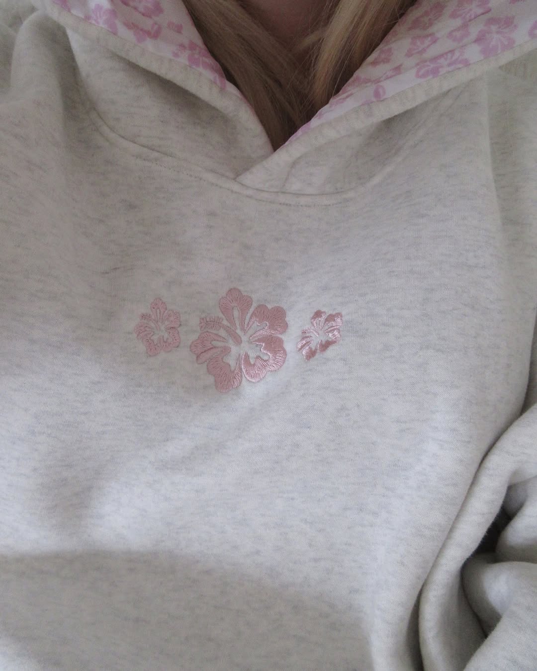 HIBISCUS FLORAL EMBROIDERED HOODY
